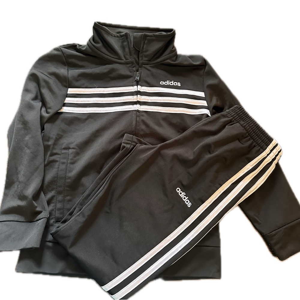 Kids adidas Matching Jacket and Pants Set - Tracksuit in size 5